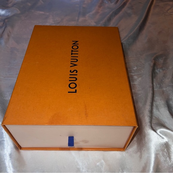 LV Archlight Sneaker - Picture 17 of 17